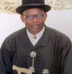 Jonathan, Diri, Ogbuku, others eulogise late Ayakoro paramount ruler
