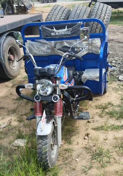 Police arrest suspected truck looters on Calabar-Itu highway