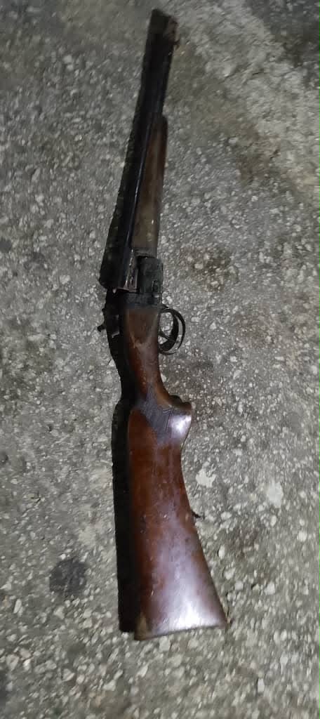 Police arrest suspected armed robber, recover locally made firearm