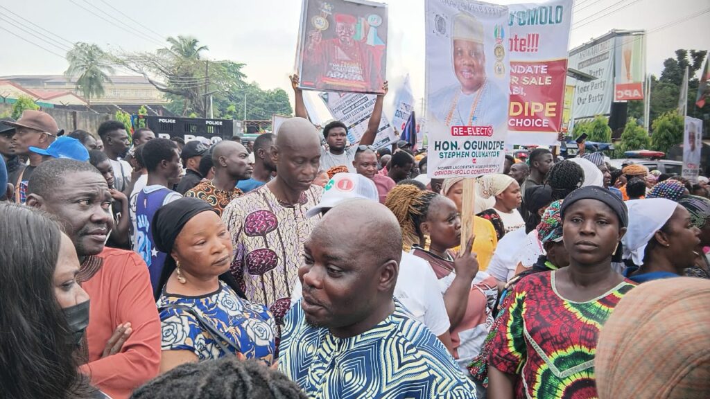 A coalition of aspirants in the recently concluded All Progressives Congress (APC) primaries has condemned what it described as a “malicious and distracting attempt” to link the Speaker of the Lagos State House of Assembly, Rt. Hon. Dr Mudashiru Obasa, to the peaceful protests held last week over the party’s primaries.

In a worded statement issued on Wednesday, June 10, and signed by prominent party figures, the group insisted that the demonstration was a spontaneous expression of dissatisfaction by aspirants and their supporters across Lagos State.